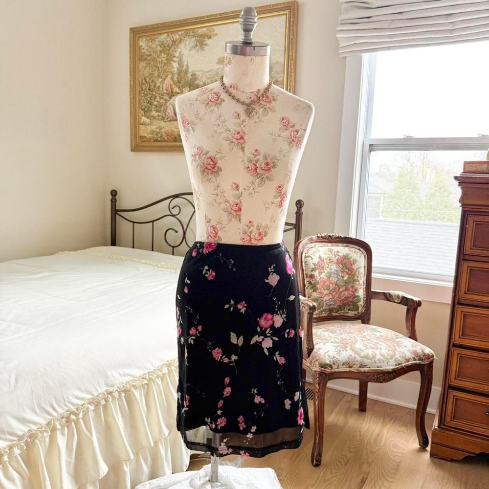 floral black skirt ‎ Y2K romantic wrapper size medium